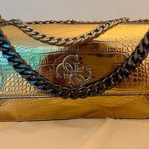 Brand New Authentic GUESS handbag 👜